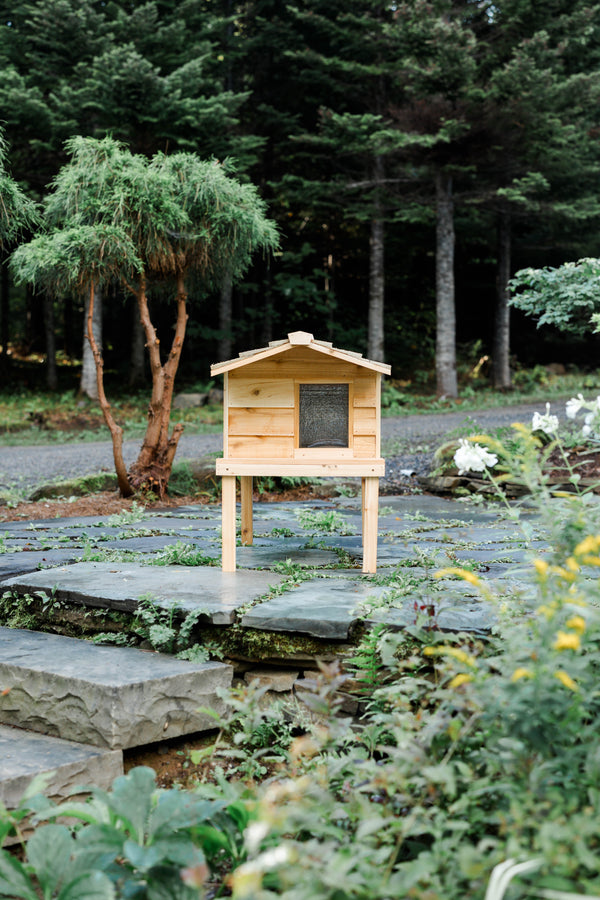 Large Outdoor Cat House with Deck & Extended Roof