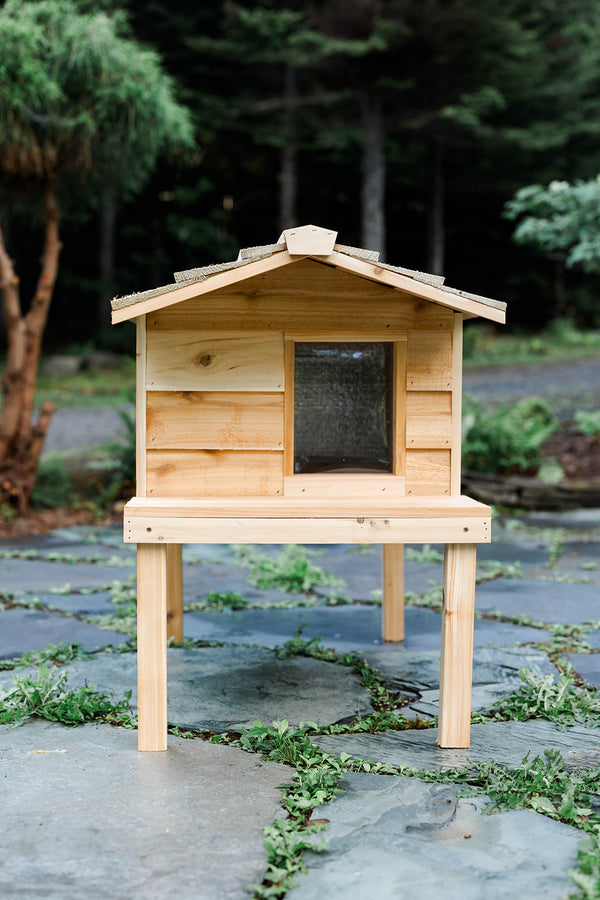Large Outdoor Cat House with Deck & Extended Roof