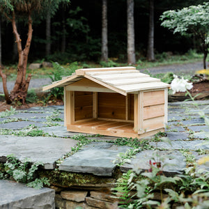 Outdoor cat feeding station - Feral cat food shelter