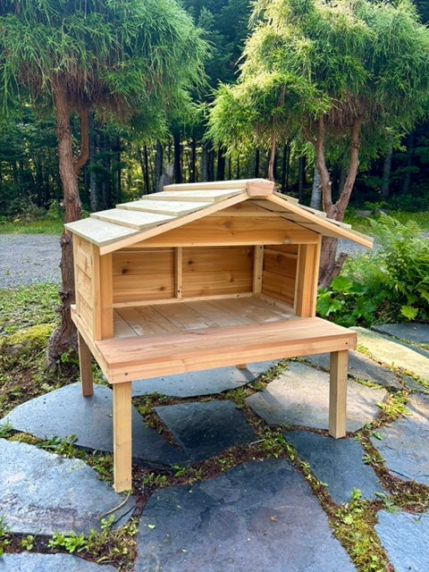 Outdoor Cat Feeding Station with Raised Platform and Extended Roof Food Shelter for Feral Cats
