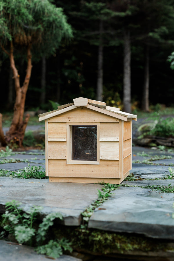 Insulated small outdoor cat house, wooden feral cat shelter